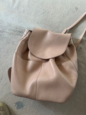 Cuyana Women's Soft Pebbled Leather Backpack - Blush
